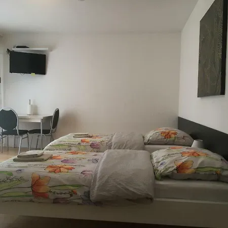 Apartment Lora S 101